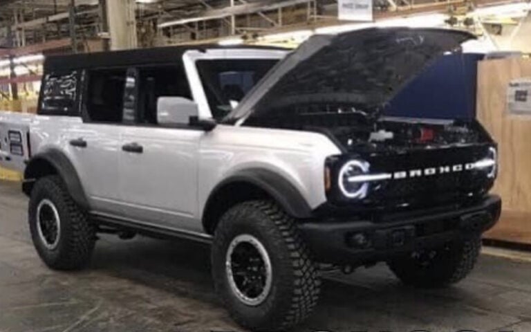 2021 Ford Bronco Shown Completely Undisguised in Leaked Photos